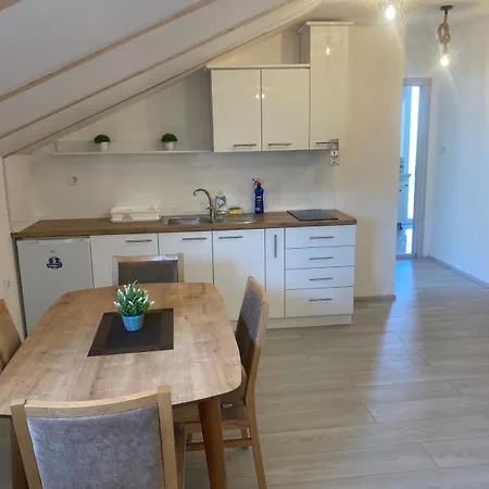 Naumovski Apartment *